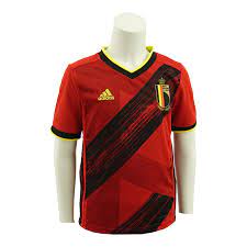 De bovenkant van dit belgie truitje 2016 is afgewerkt met een ronde hals. Shirt Rode Duivels Euro 2020 Thuis Kids
