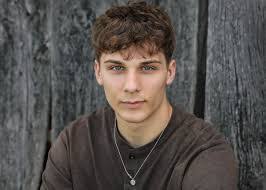 Teri Schott's Instagram, Twitter & Facebook