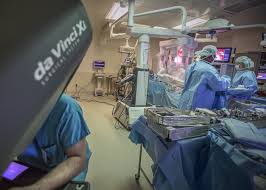 Throat that does not go awaypain or difficulty with chewing or swallowingswelling of the jawhoarseness or other change in the voicepain in the it felt like it was on the floor of my mouth between my side teeth and my gum on the left. Robotic Surgery May Improve Mouth Throat Cancer Outcomes
