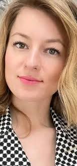 I'm single and looking for a partner. 🥰 I know I'm older and maybe not as  attractive as I used to be, but if anyone would like to get to know me,