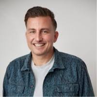 1300+ "Wallace" profiles