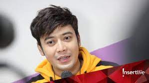 Hingga juni 2019, tak kurang dari 12 artis pindah agama demi cinta. Kriss Hatta Pernah Mualaf Kini Kembali Ke Agama Lama