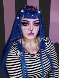 Makeup artist and cosplayer shares portfolio and work