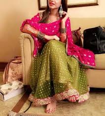Pin By Sawii On Girls Dpz Function Dresses Mehndi Function Dresses Pakistani Dresses Casual