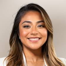 Amanda Zarate's Instagram, Twitter & Facebook