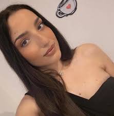 Ciao a tutti, ho una tv hitachi. Impossibile da utilizzare da un po'. Mi  compare il pop up "spazio di archiviazione in esaurimento" e lo schermo  rimane nero. Non mi fa aprire