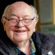 Father Bob Maguire, beloved Melbourne priest, dies aged 88