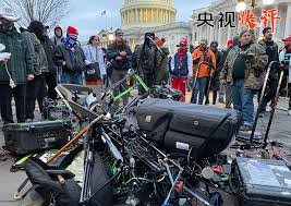 金價1,950美元爭持。 布油報43.05美元；紐油上試41美元。 道指期貨靠穩。 ●中美金融戰：特朗普周一或出招，宣布中國是否刻意壓低人民幣。 ●全球經貿戰：中國發布《不可靠實體清單規定》，將對清單實體實施限制，但. Xfcm6euqodc Qm