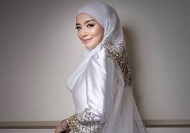 With the presentation of different alternatives of cutting the essential piece of clothing, top style. Gaya Mewah Persalinan Kurung Pahang Utusan Digital