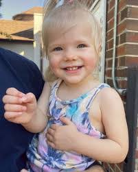 Melissa Massey's Instagram, Twitter & Facebook