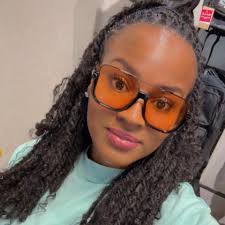 Does your spouse praise God like this? 🙌🏽💪🏽😂🙀