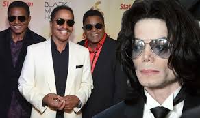 It is common for not only michael jackson but many other celebrities to do their surgeries in clandestine manner. Michael Jackson S Brothers Defended The Star S Plastic Surgery But His Mother Didn T Music Entertainment Pow Showbiz
