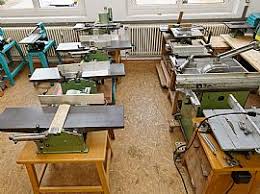 Doebeli Holz Seon Ihr Holzfachmarkt Im Aargau Fur Parkett Laminat Vinylboden Tafer Terrassenboden Gartenhaus Sich Vinylboden Gartenhaus Haus Und Garten