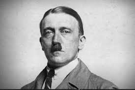 Ada sekitar lebih 400 tokoh sejarah yang diceritakan di dalam kisah tiga negara yang dilukiskan dengan karakter berbeda. Skandal Tokoh Tokoh Dunia Yang Jarang Diketahui Publik