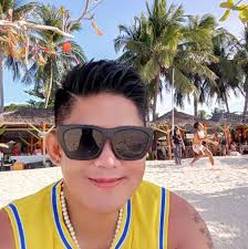 Bilyonaryo Philip Laude—husband of vlogger and socialite Small Laude— has  asked the Pasig Regional Trial Court, Branch 160, for a writ of habeas data  against Mae Larra O. Sumicad, a.k.a. Precious Lara