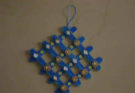 Sering mendapatkan paket barang dengan packing kayu? Cara Membuat Hiasan Dinding Dari Barang Bekas Pembuatan Perhiasan Hiasan Dinding