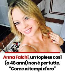 Anna Falchi, un topless così (a 48 anni) non è per tutte. “Come ai tempi  d'oro” https://is.gd/h5DzkS