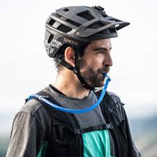 In the video you can see how i taught my camel to lay down with a gesture from a stick (tapping on him and then eventually just the. Camelbak Chase 8 Vest Backpack Hydration Pack Black Bike24
