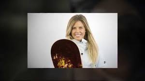 Olympic snowboarding star torah bright is calling on moms to support one another after she torah bright posted this breastfeeding photo on instagram and facebook. Olympic Gold Medalist Torah Bright Is A Proudly Member Of Team 4 Life Gciocca