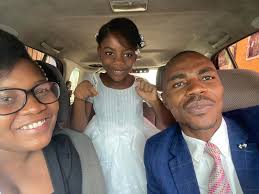 ✓ KOMAN POU NOU EDIKE PITIT NOU YO? Se nan *KAY la TIMOUN dwe aprann DI: 01 