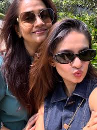 The best days are made of Little Moments 🥰 Wearing @jisorajaipur