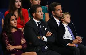Hallie biden has moved on from her dead husband to his brother, and the family is fine with it! The Life Of Hunter Biden Joe Biden S Scandal Plagued Middle Child Business Insider