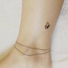 Tatuagem De Borboleta 200 Ideias Para Ficar Com Vontade De Tatuar Tattooideas Mini Butterfly Tattoo Mini Tattoos Foot Tattoos