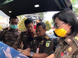 912 отметок «нравится», 112 комментариев — detikfinance (@detikfinanceofficial) в instagram: Temuan Tak Disangka Dari Mobil Mewah Pinangki Yang Disita