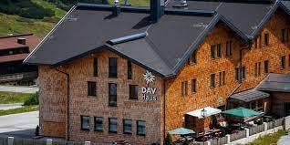 Obertauern ist der höchstgelegenste und schneesicherste wintersportort des salzburger landes. Dav Haus In Obertauern Hutten Touren Deutscher Alpenverein Dav