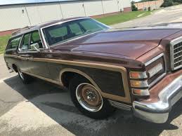 Packed with Nostalgia: 1975 Ford Country Squire | Barn Finds
