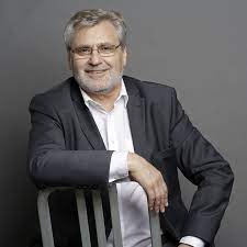 L'élève apprend vite et son succès clientèle est immédiat. Le Groupe Jca Franchise Jean Claude Aubry