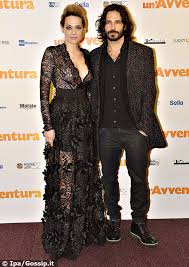 Get all the lyrics to songs by laura chiatti and join the genius community of music scholars to learn the meaning behind the lyrics. Laura Chiatti E Marco Bocci Alla Prima Di Un Avventura Gossip It