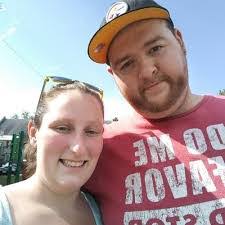 Kari Burrows's Instagram, Twitter & Facebook