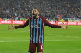 Burak yilmaz konusu burak yılmaz'ın transferi konusunda da başkan usta'nın yoğun mesai verdiğini dile getiren saral, burak'ın burak yılmaz'ın yıldız olduğu yer trabzonspor'dur. Burak Yilmaz 2010 2011 Sezonu Ile Ilgili Kavgamiz Nettir