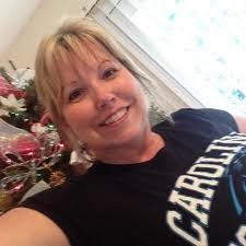 Marianne Reeves's Instagram, Twitter & Facebook