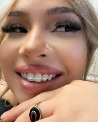 Amazing lash by my coworker @mj_eyelash_ make appt with us 💕 #voulmelashes