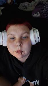 Anyone got kids around 14-17 that plays fortnite i really wanna play with  someone around my age my epic is Yxizz