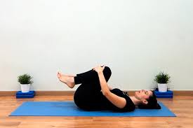 Los que te vamos a describir son sencillos y no requieren casi equipamiento. 8 Ejercicios De Pilates Y Estiramientos Para La Zona Lumbar
