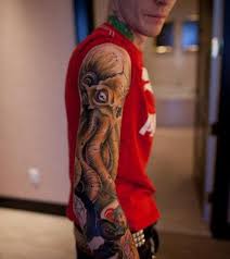 Il s'est fait connaître grâce à des titres tels que faxing berlin , not exactly ou. 10 Tattoos Ideas Tattoos Deadmau5 Tattoo Celebrity Tattoos