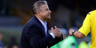 El exfutbolista y exentrenador antioqueño, guillermo el teacher berrío, falleció este domingo tras sufrir un paro cardiaco fulminante. 3 Mycbqtb8w5pm