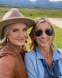 Shelby Cashman's Instagram, Twitter & Facebook