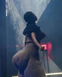 🤩 Y'all know Erykah Badu is always going to show out! 👏🏾 She hit the  stage in a curvaceous outfit at last night's Billboard Women in Music,  where she was honored with