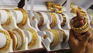 Gold Prices Hit All Time High Of Rs100 400 Tola In Pakistan