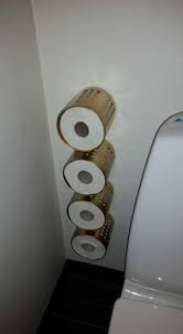 Ikea Hack Badezimmer Drehen Sie Den Besteckhalter In Toilettenpapierhalter Sie Konnen Spruhen Badezimmer Ikea Hack Bathroom Ikea Diy Ikea Furniture Hacks