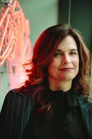 Wendi Norris's Instagram, Twitter & Facebook