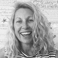 Vicki Condon's Instagram, Twitter & Facebook