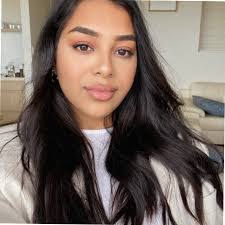 Freida Simon's Instagram, Twitter & Facebook