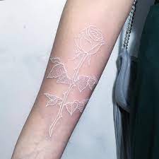 This rose tattoo comes in different monochrome shades and outlines of bold lines and curves. White Outline Rose Tattoo Tattoogrid Net