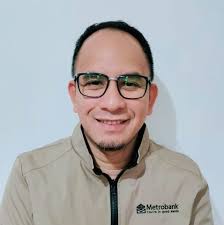 What are the best sightseeing spots in Luzon, Philippines, for a 9-day road  trip without hiking?