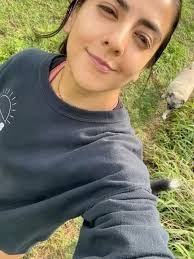 J u n i o 🌳 , “And when you let go of who you think you are, you become  who you really are.”, — Eckhart Tolle